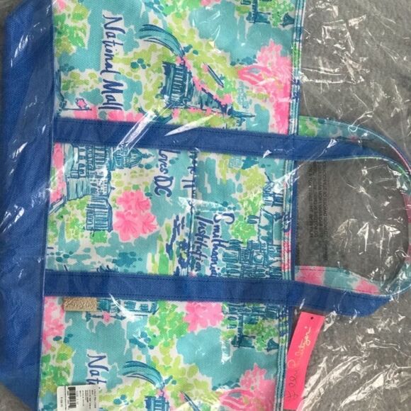 Lilly Loves DC Mercato Tote - Picture 11 of 13